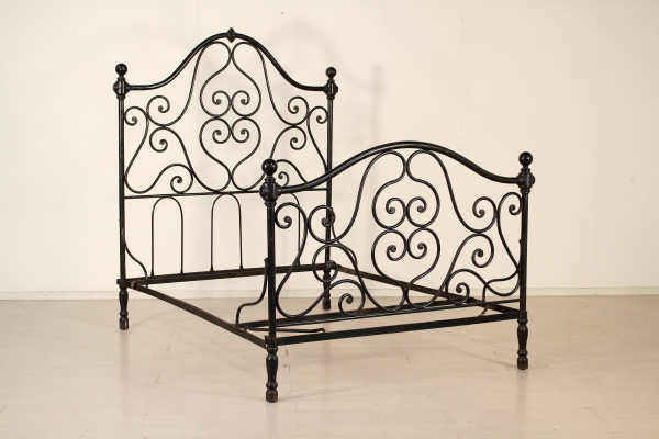 Letto matrimoniale ferro battuto - Letti e testate - Antiquariato ... Letto matrimoniale ferro battuto - Letti e testate - Antiquariato ...