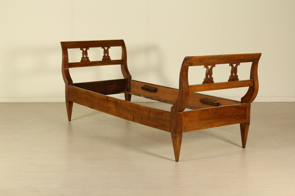 Letto a barca - Letti e testate - Antiquariato - dimanoinmano.it Letto a barca - Letti e testate - Antiquariato - dimanoinmano.it