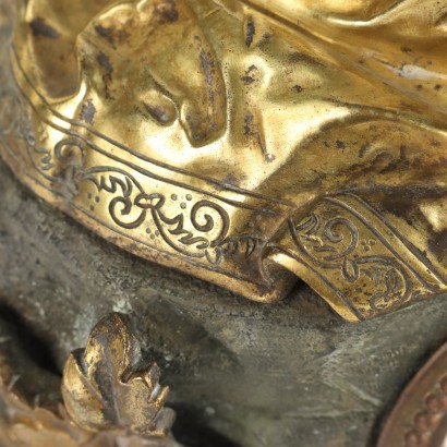 Pendule en bronze doré et bruni