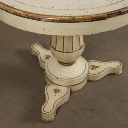 Carlo X Runder Tisch aus lackiertem Holz