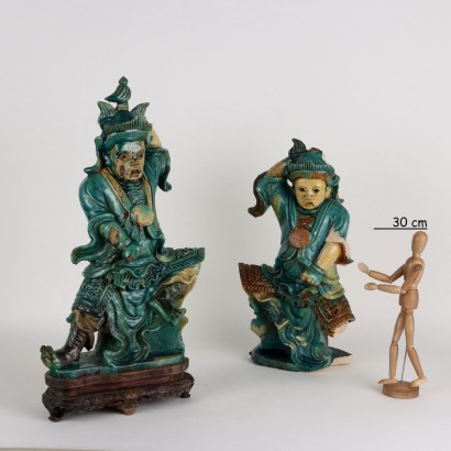 Zwei Kriegerfiguren in Grès