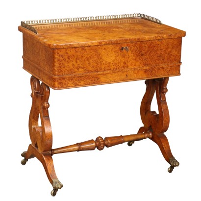 Table Basse Ancienne Louis Philippe Plaquée en Bruyère d'Érable '800