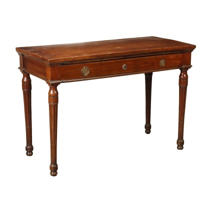 Neoclassical desk for the center