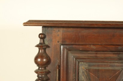 sideboard, Cabinet, turned feet, doors, sliding shelves, compartments, #antiquariato, #credenze