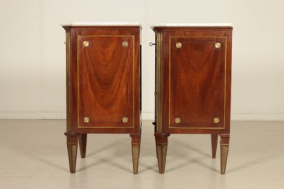 antiques, antiques, antique bedside table, bedside table, bedside table, nightstand, Directory directory 800, #dimanoinmano, #antiquariato, #antichita, #comodinoantico, #comodino800, #comodinodirettorio, #direttorio, #comodino