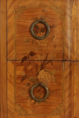 Particular floral inlay chest of Napoleon III