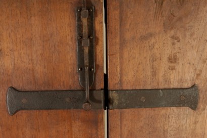 Wardrobe in solid walnut 18th Century