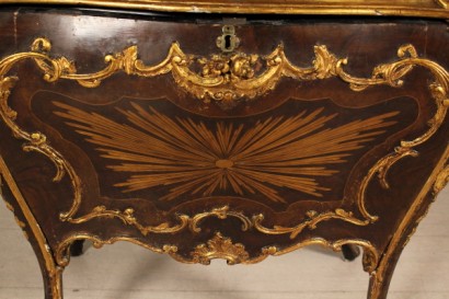 Particular pair nightstands Baroque style