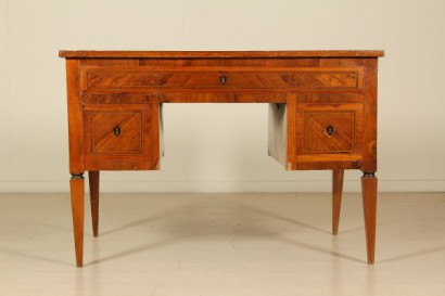 Retro-classical Desk from Center