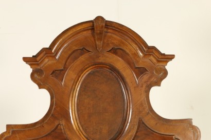 Particular dresser with mirror