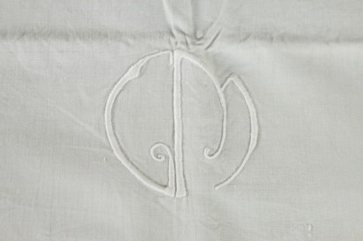 Embroidery detail with double sheet pillowcases