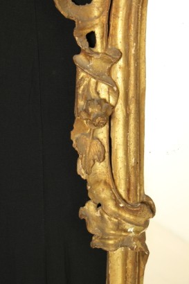 Particular carved Mirror