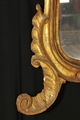 Particular carved Mirror