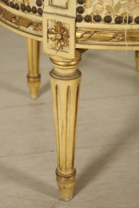 Particular neoclassical chairs Pair