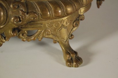 Detalle reloj de encimera bronce