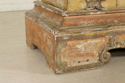 Credenza laccata e dipinta - particolare