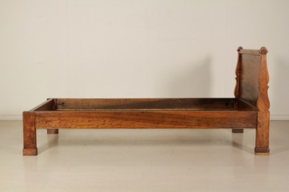 Single bed-left side