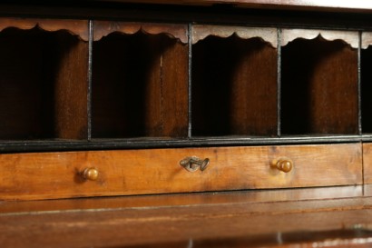 Dresser English-detail