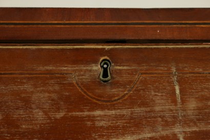 Dresser English-detail