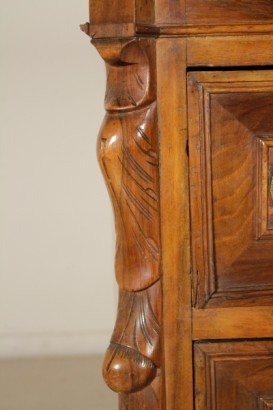 Umbertino Dresser-detail