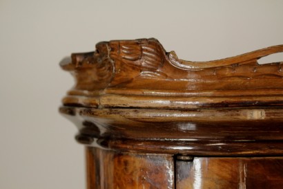 Chippendale display cabinet-detail