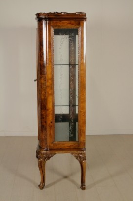 Chippendale display cabinet-right side