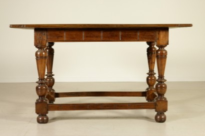 Table emiliano-front