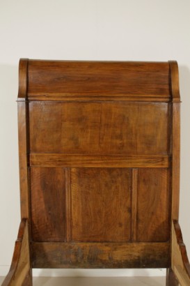 Sleigh bed-detail
