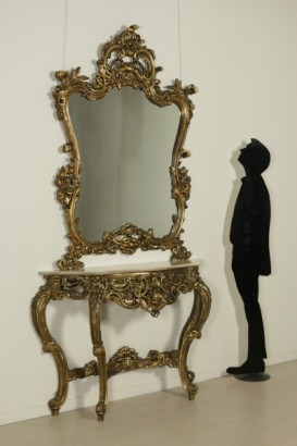 Konsolentisch mit Spiegel im Stil