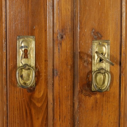 Cupboard three door-detail