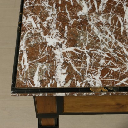 Neoclassical table with ebony-detail plan