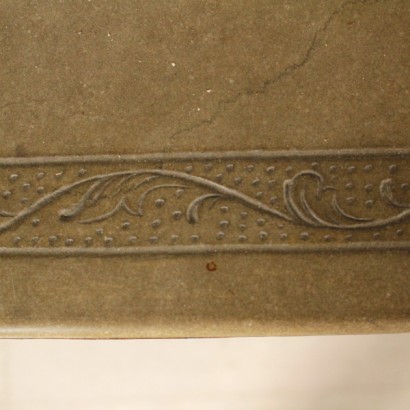 Couchtisch mit geschnitzten Stein-detail