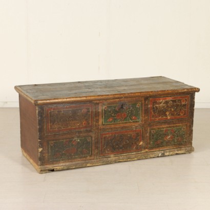 Tyrolean chest