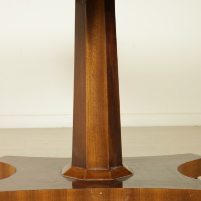 English table-detail