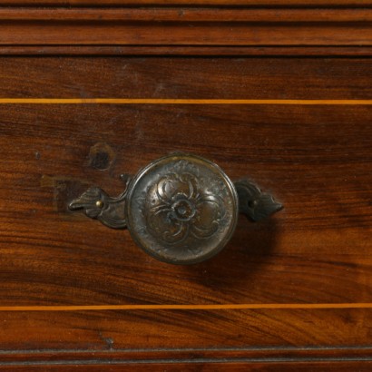 Commode en noyer-détail