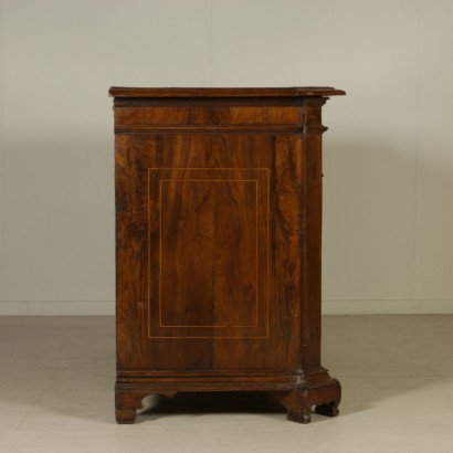 Commode en noyer-côté