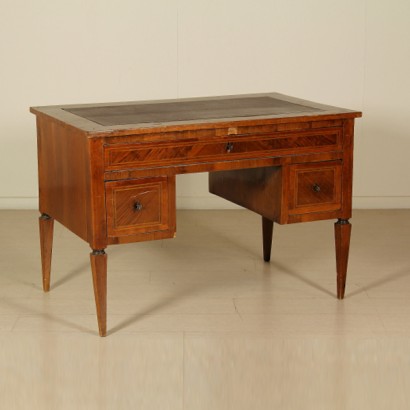 Neoclassical desk from Center