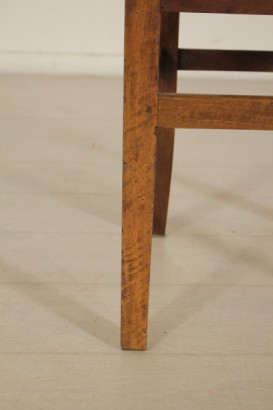 Gruppe 4 Stühle in Nussbaum-detail