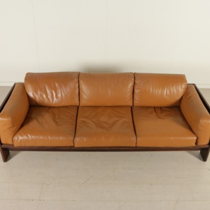 canapé, canapé Gavina, Gavina, canapé vintage, le sofa de 60, le canapé 70, canapé design, design italien, canapé design italien, {* $ 0 $ *}, anticonline, canapé trois places, canapé en cuir, canapé Bastiano, canapé chaussure, chaussure tibia, canapé bianchin, afra bianchin