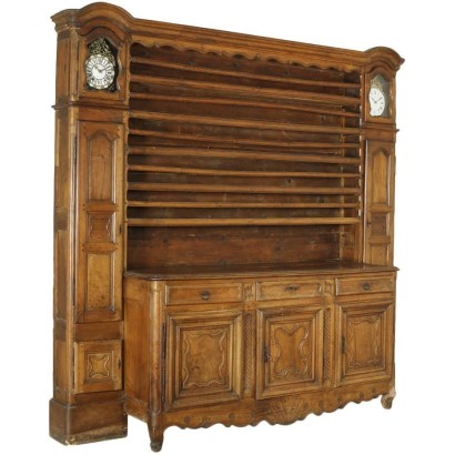 Credenza-piattaia con orologi