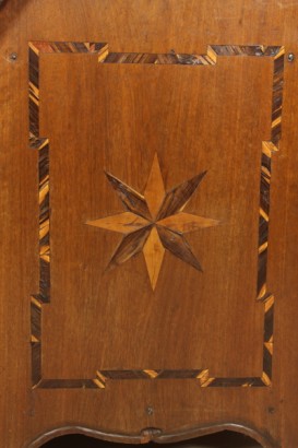 Aufzug-Schublade mit antiken Fahrstuhl, piemontesischen Barock Stil Rampenlicht der 1750, italienische massivem Nussbaum Prominenz mit Johannisbrot Holz, stilisiert und Cyma geschnitzt Intarsien