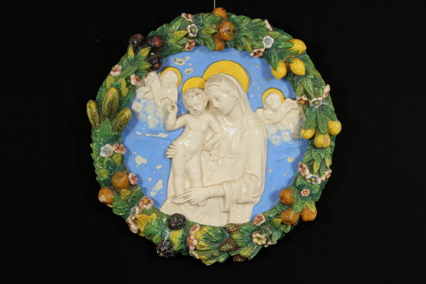 Madonna con Bambino e angeli in corona di frutti e fiori Madonna con Bambino e angeli in corona di frutti e fiori
