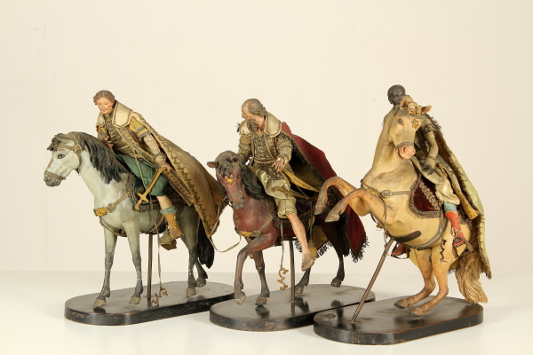Gruppo di tre re magi a cavallo Gruppo di tre re magi a cavallo