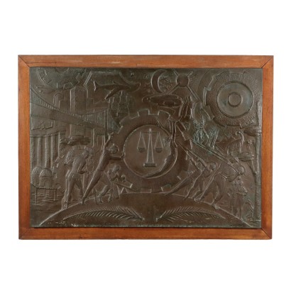 Bajorrelieve en Cobre Repujado con Alegoría de la Historia del Hombre