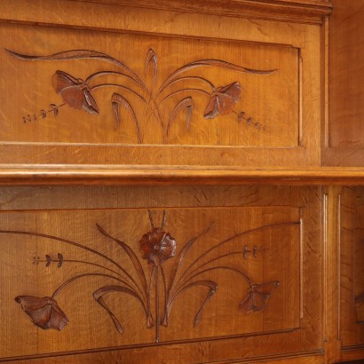 antiquariato, credenza, antiquariato credenza, credenza antica, credenza antica italiana, credenza di antiquariato, credenza neoclassica, credenza del 800,Credenza Liberty in Rovere con Alzata