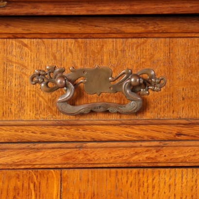 antiquariato, credenza, antiquariato credenza, credenza antica, credenza antica italiana, credenza di antiquariato, credenza neoclassica, credenza del 800,Credenza Liberty in Rovere con Alzata