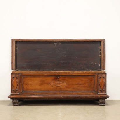 antiques, chest, antique chests, antique chest, antique Italian chest, antique chest, neoclassical chest, chest from the 19th century, Baroque chest