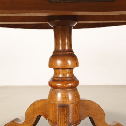 Antiquitäten, Tisch, Tisch Antiquitäten, antiker Tisch, antiker italienischer Tisch, antiker Tisch, neoklassischer Tisch, Tisch aus dem 19. Jahrhundert, Tisch von Louis Philippe