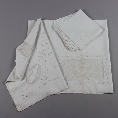 Tablecloth with 12 napkins