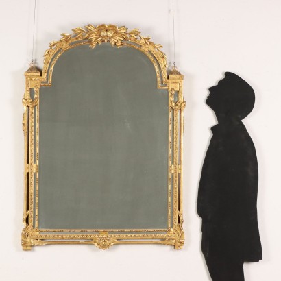 Miroir de style néoclassique